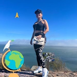 Meet your Posher, Karina